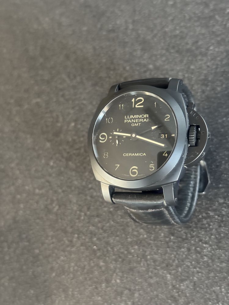 Часовник Panerai PAM441