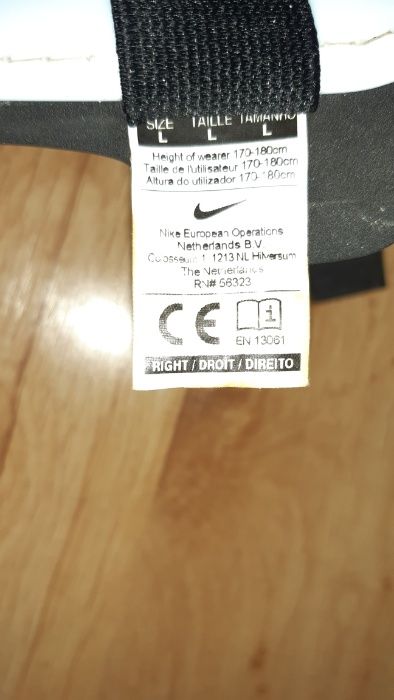 Vand aparatori cu glezniere Nike adulti