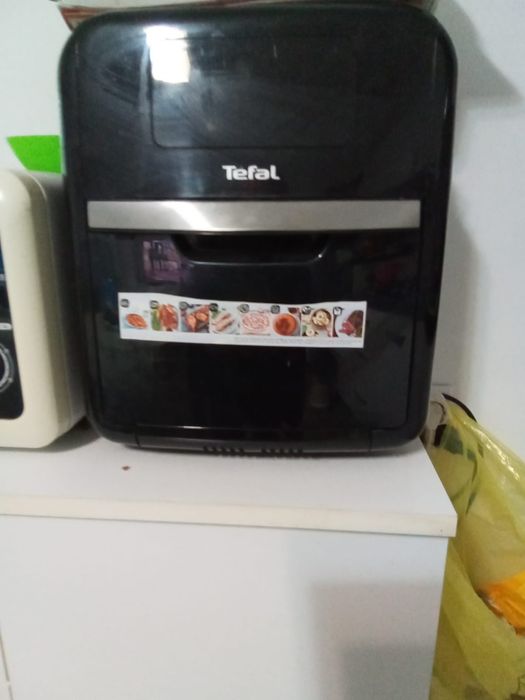 Friteuza Airfrier Tefal aproape nou