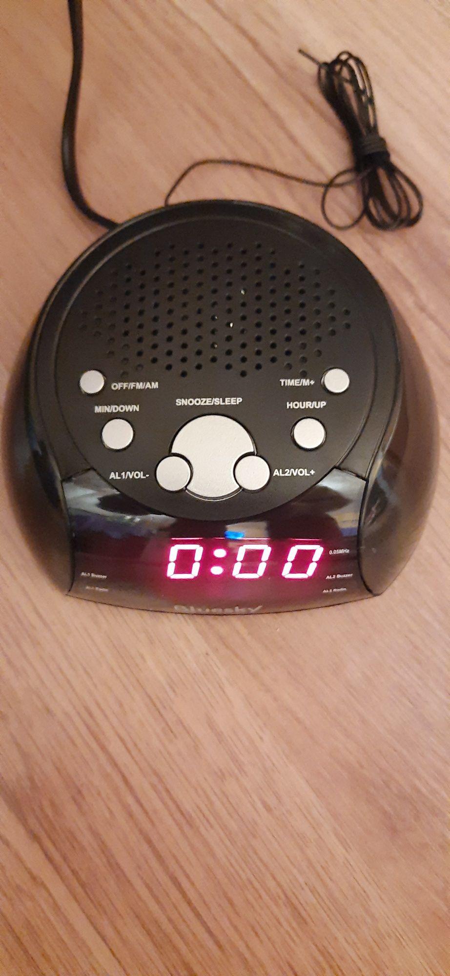 Radio ceas, format 12- 24 h, 2 alarme Negru, Nou !