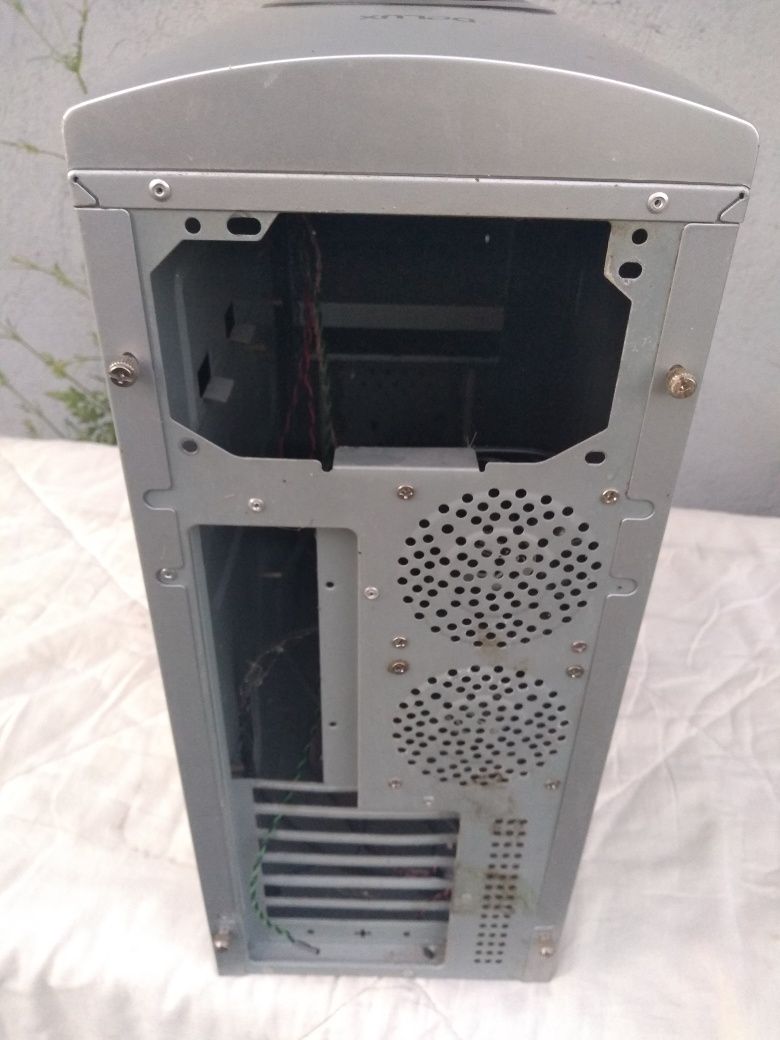 Кутия от компютър ,,ASUS ,, Delux .