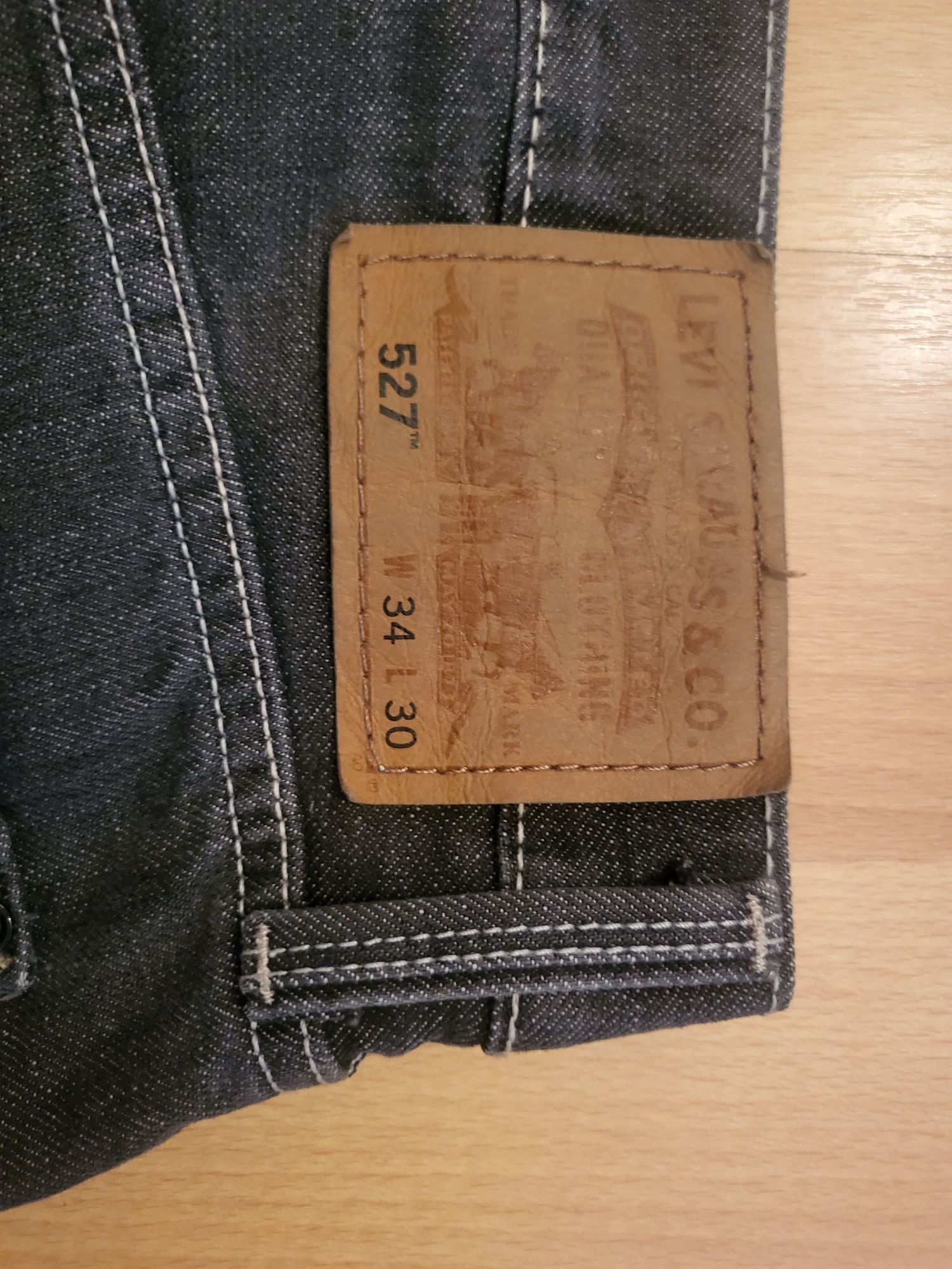 Оригинални мъжки дънки Levi's 527