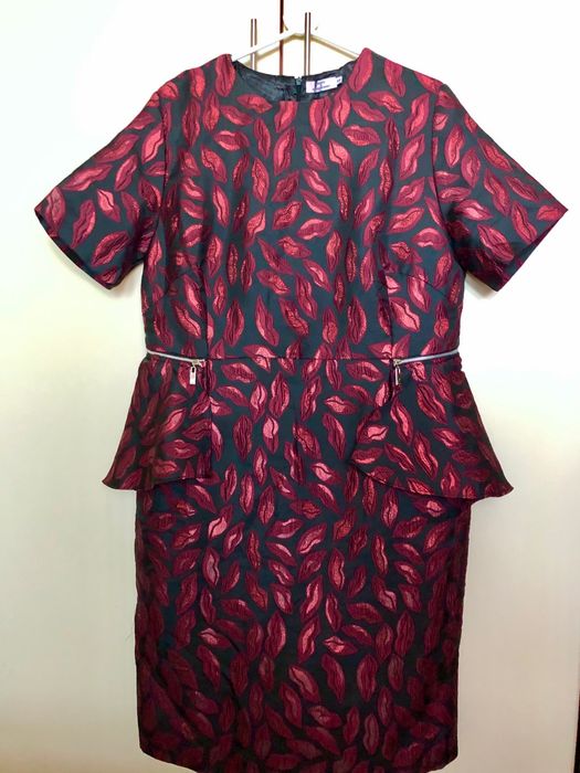 Новое красное вечернее платье Faberlic с баской размер 56, XXL