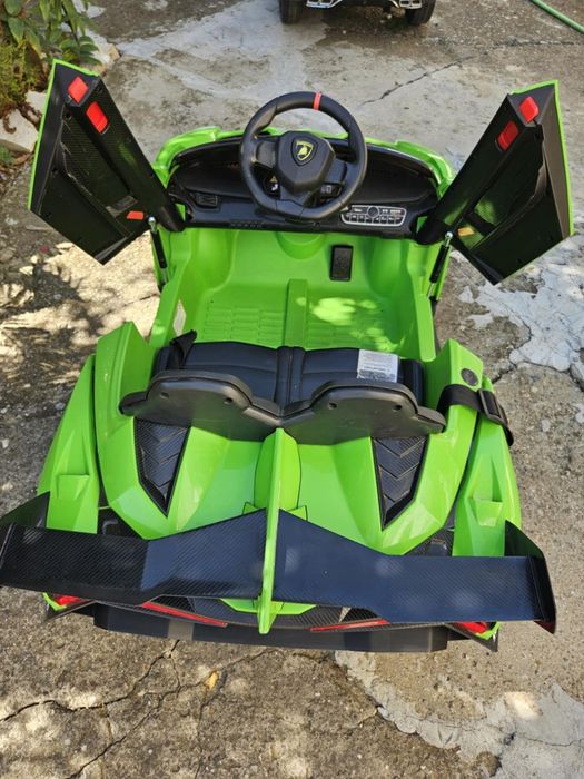 Акумулаторна количка Ламборджини  Венено