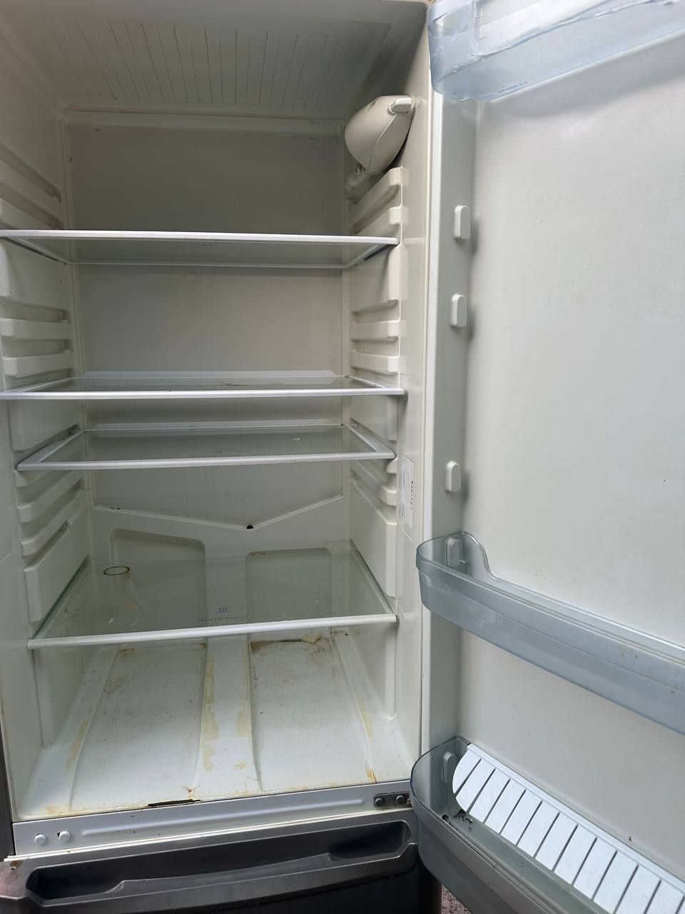Продам холодильник