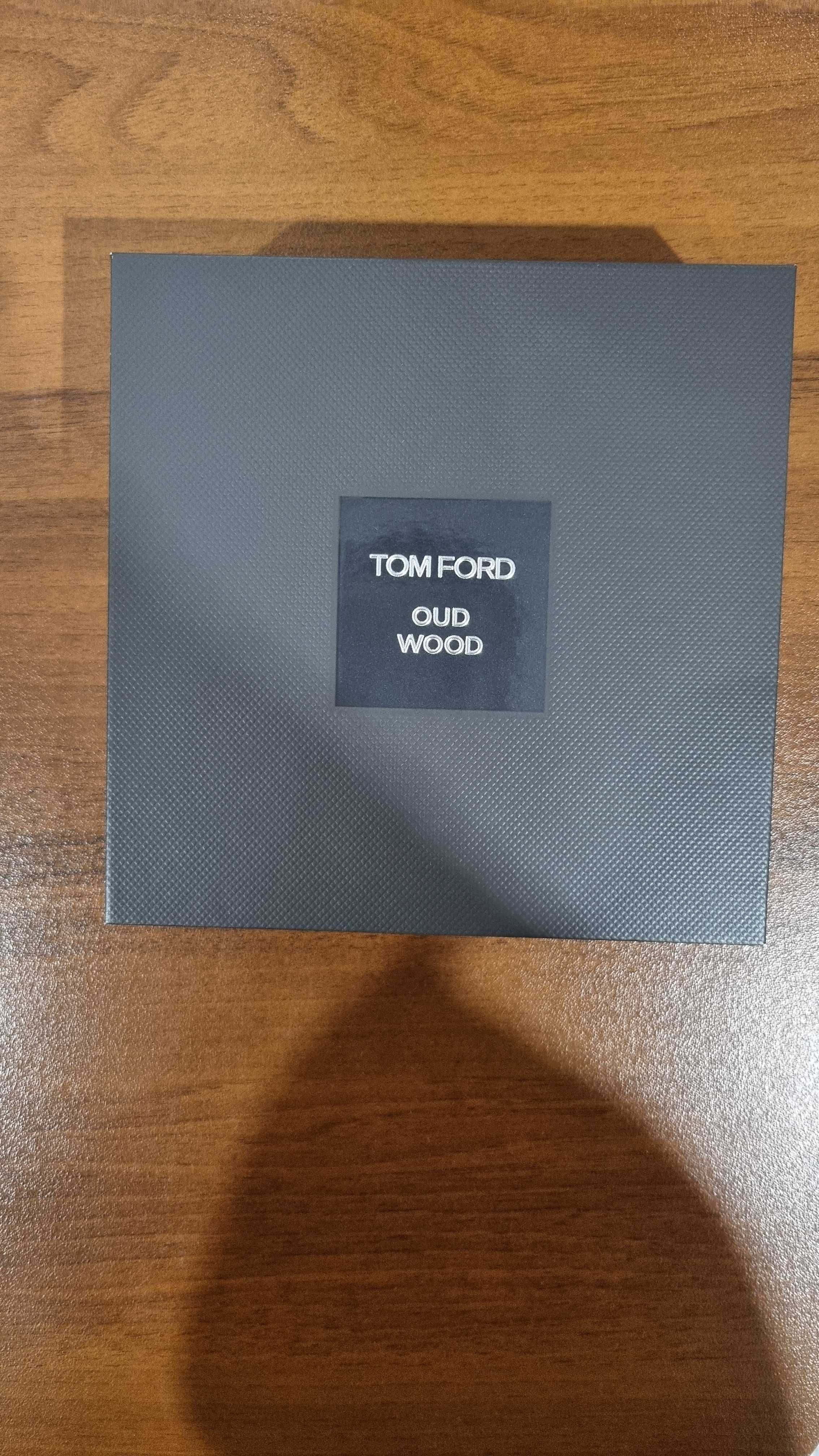 Продавам комплект парфюм Tom Ford Oud Wood 50 мл.+10мл.
