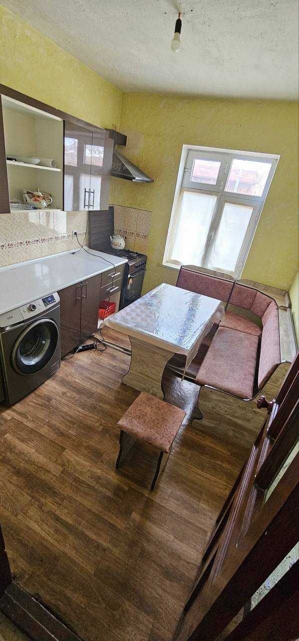 Сдаётся 1 ком квартира на Повороте на долгий срок.
