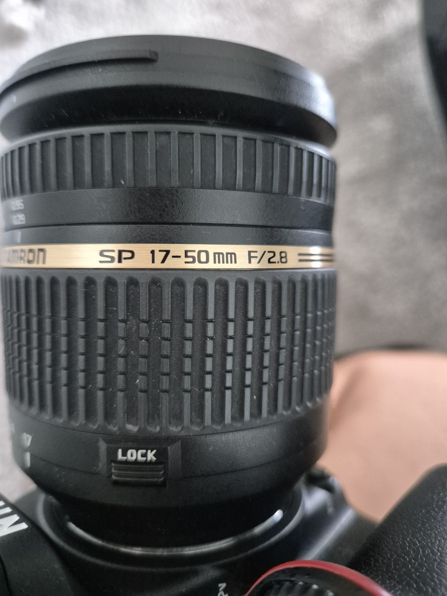 Vând aparat foto Nikon D7100 - doar 16.000 de cadre