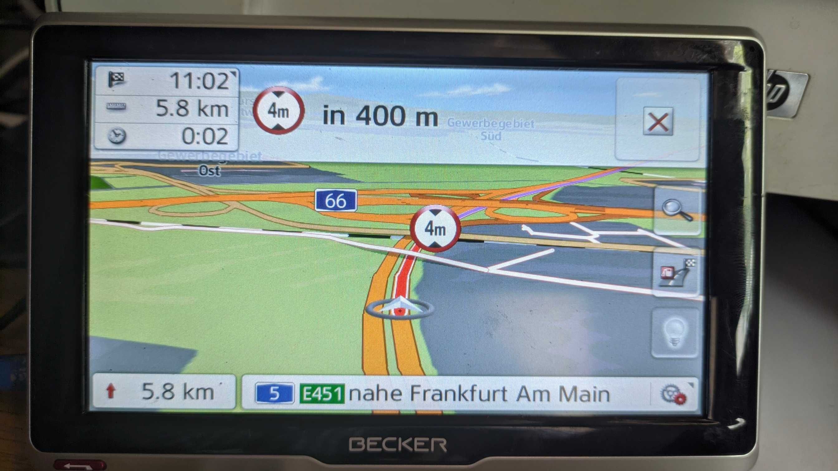 Професионална немска навигация за камион Becker  6" екран