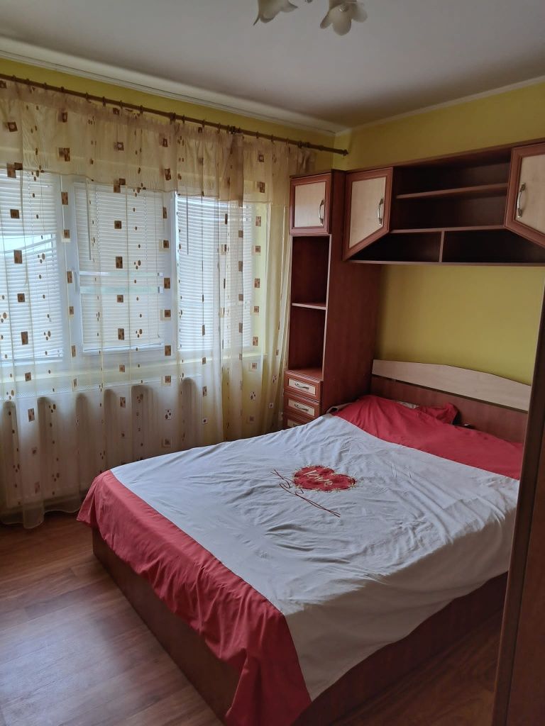 Apartamente de inchiriat