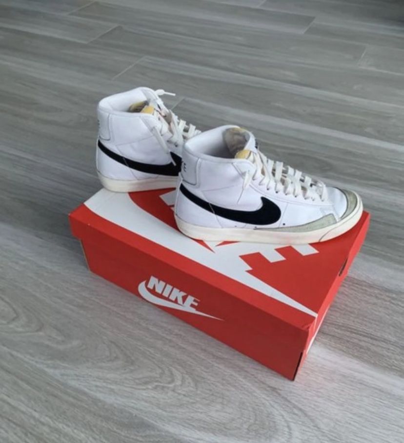 Nike blazer albi