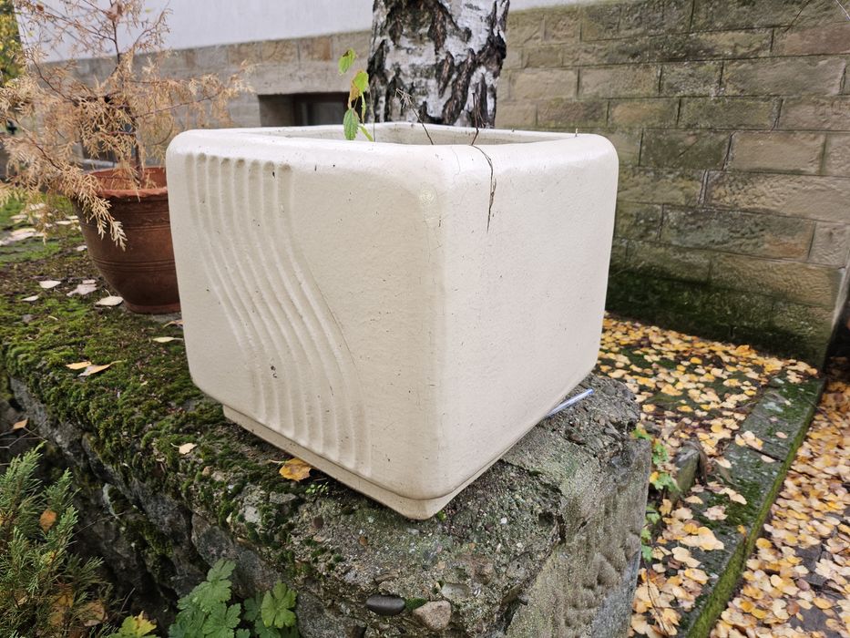 Отстъпка за сериозни купувачи.  Керамично кашпо / ретро саксия за цвет