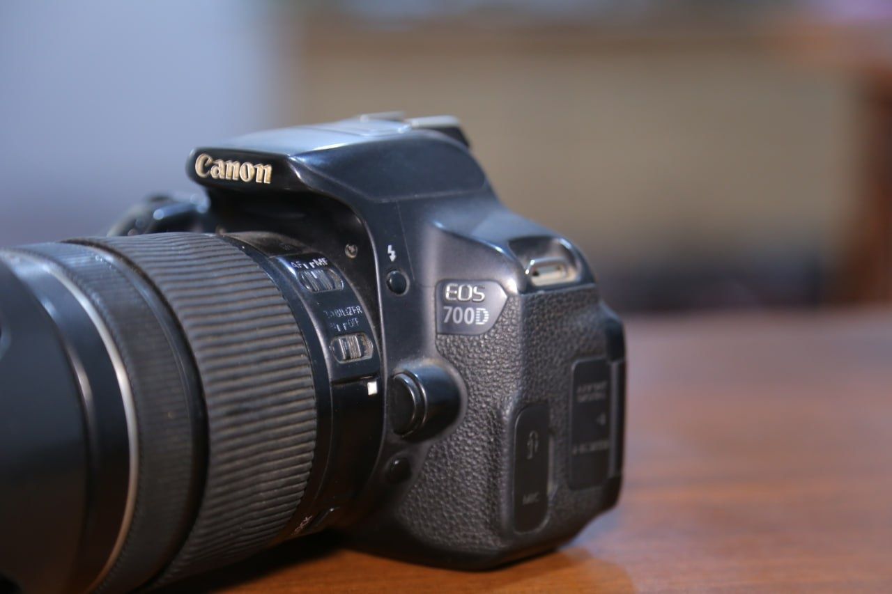 Canon 700D sotiladi