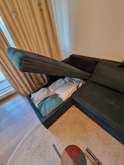 canapea de colt din stofa extensibila