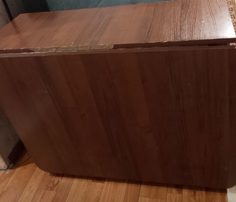 Продам стол книжку