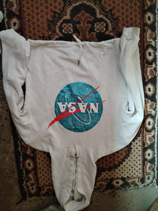 Hanorac alb  purtat doar o singura data