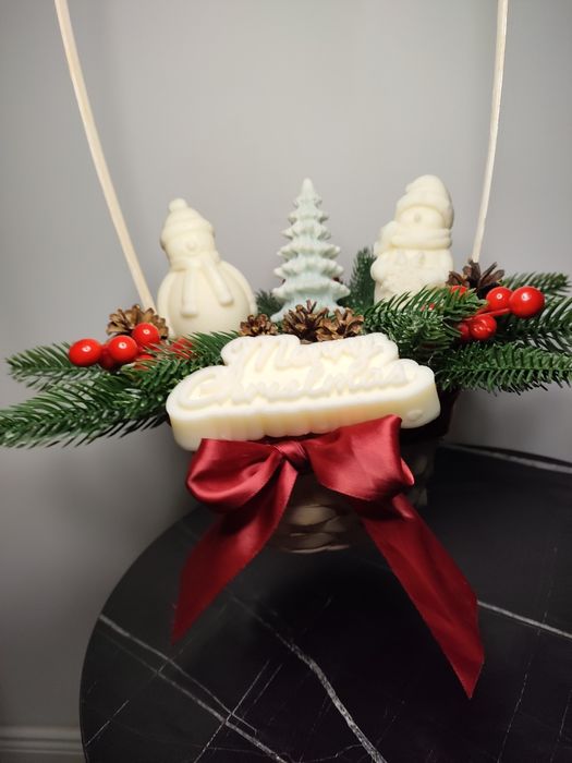 Vând aranjamente de Crăciun din ceară de soia.