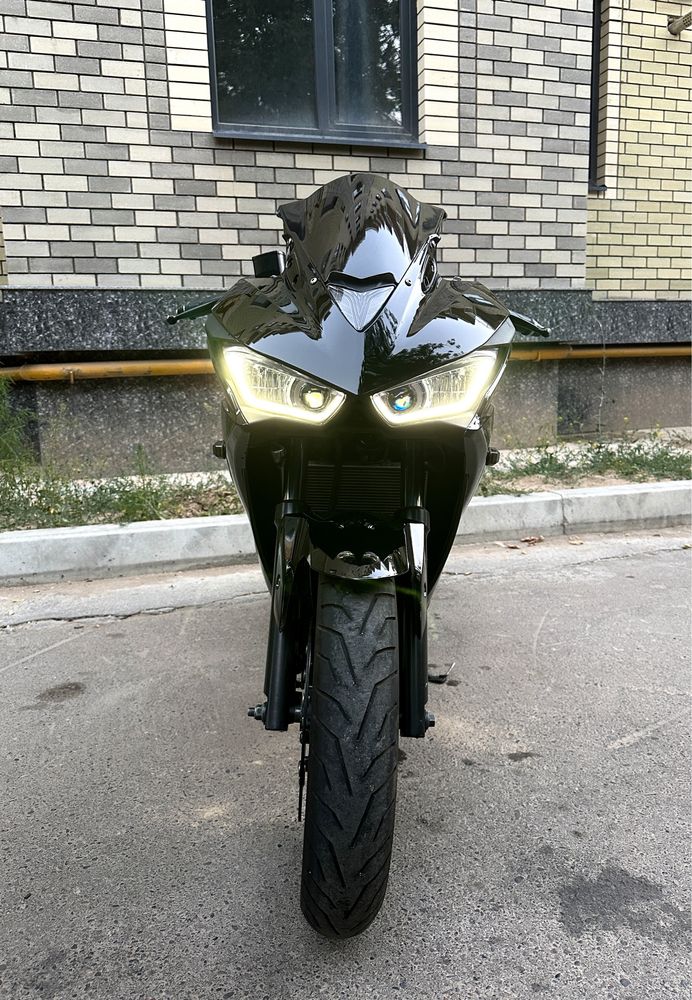 Мотоцикл Kawasaki Monster 4