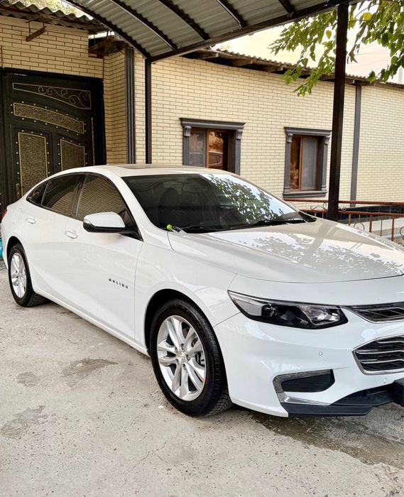 Малибу 2.4 сотилади