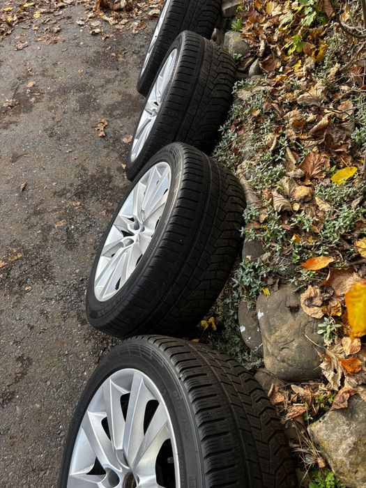 Jante BMW originale R18 cu anvelope de iarnă Hankook 245/45/R18