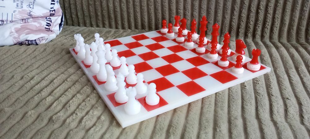 Продам новый - шахматный набор !!!