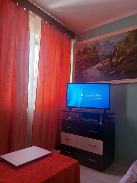 Apartament modest cu 3 camere ÷Garaj privat