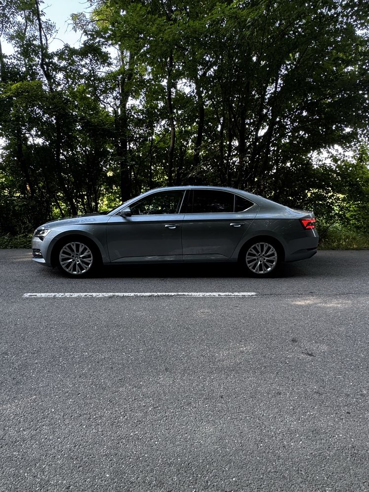 Vând Skoda Superb III