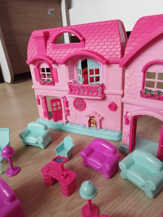 Къща за кукли с мебели