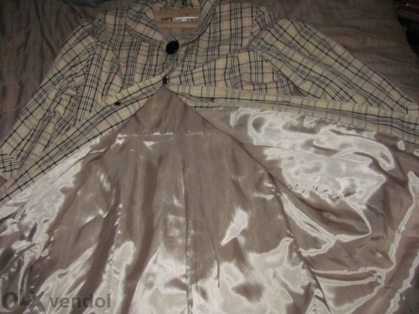 Страхотно манто на Guy Laroche