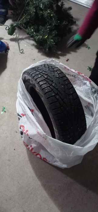 Продам зимние шины шипованные