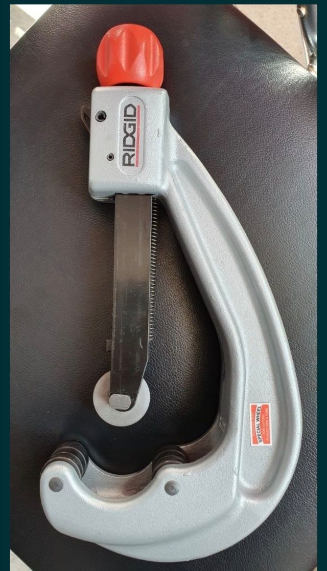 Tăietor țeavă Ridgid