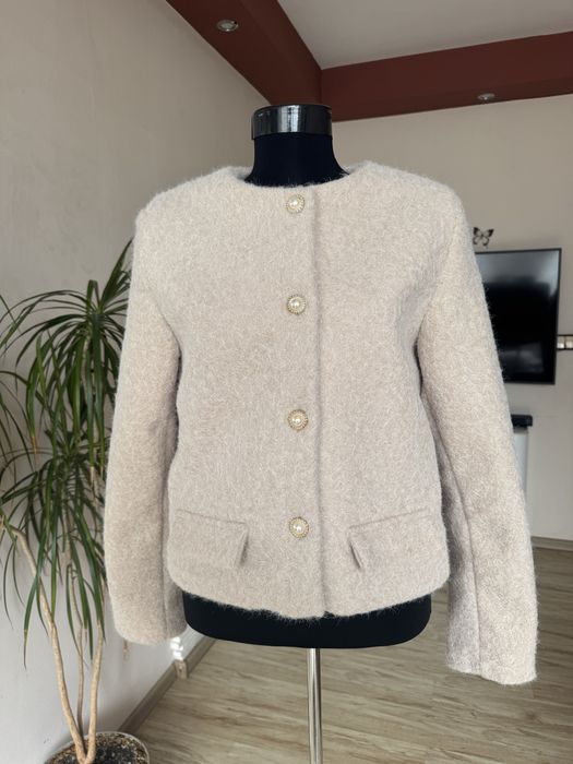 Чисто ново вълнено палто Zara- елегантно и модерно