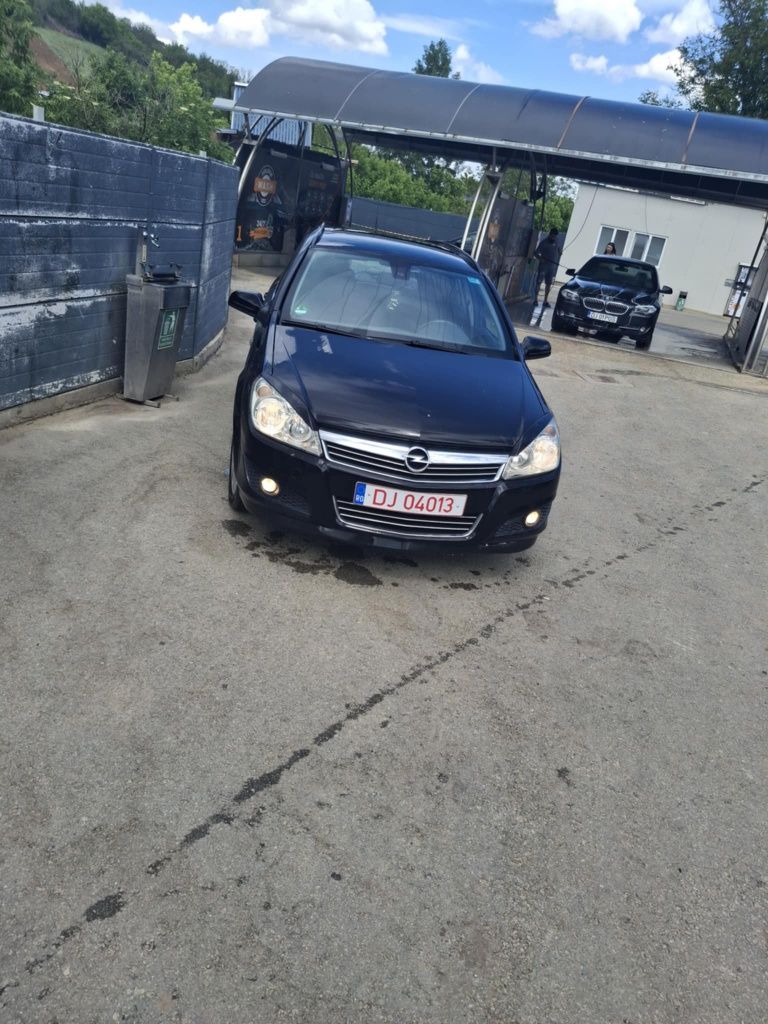 Vând Opel astra h 1.9