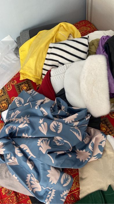 Вещи отдам даром