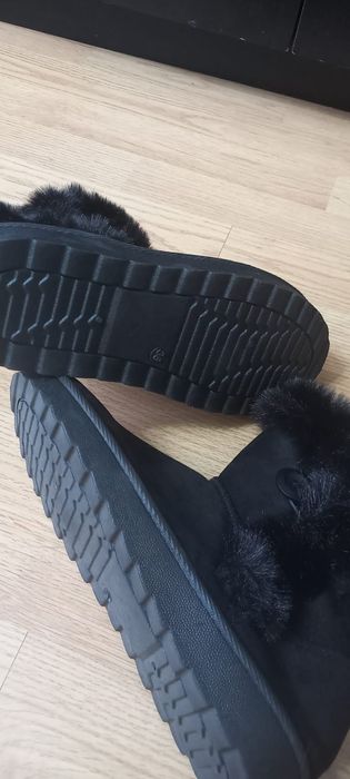 Cizmulite gen Ugg,38 ,noi,cu eticheta