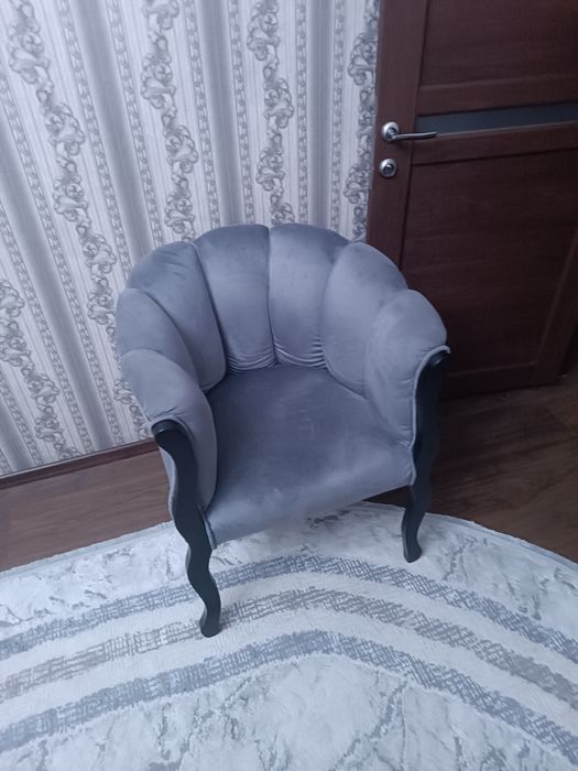 Продам мебел почти новые шикаонони состояния