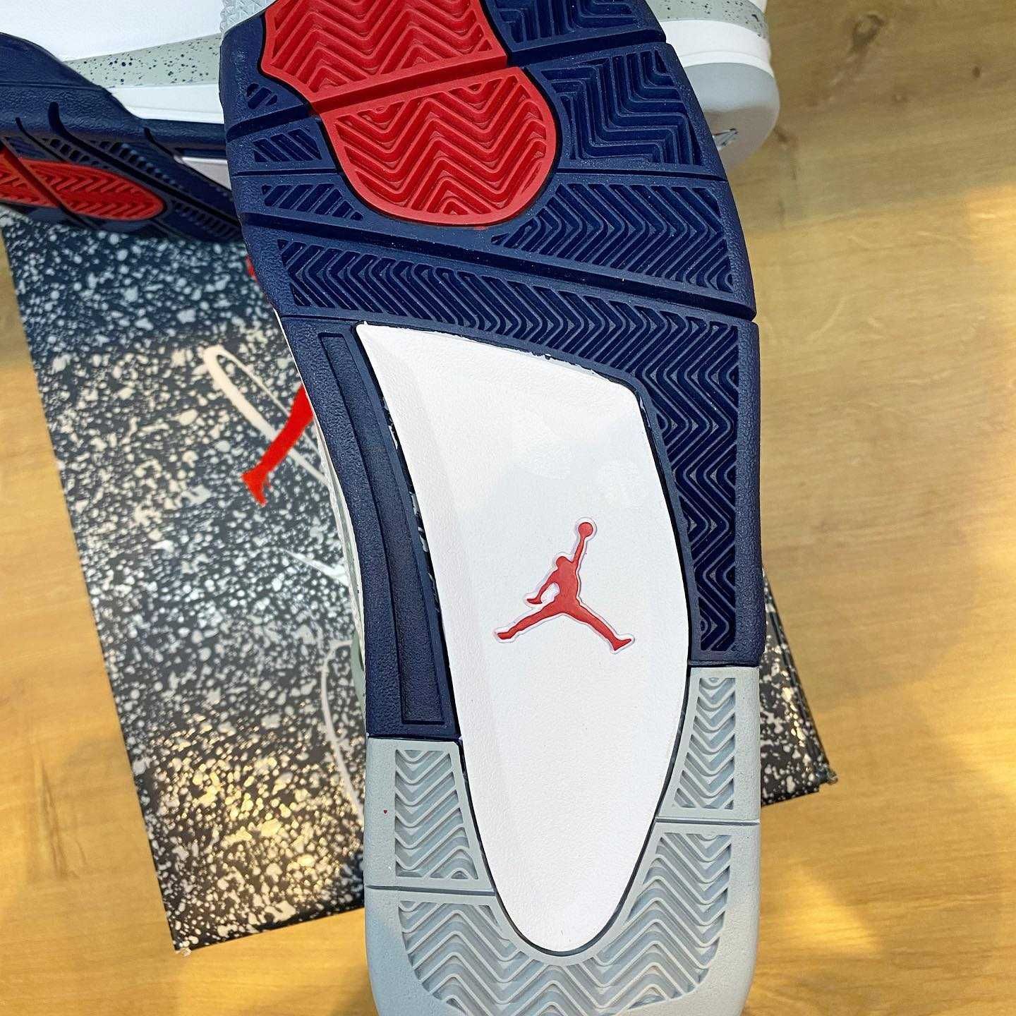 Jordan 4 Retro "Midnight Navy"  38,46EUR