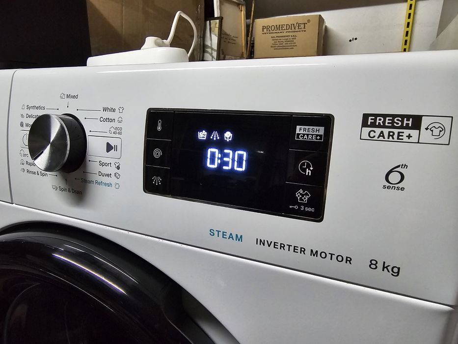 Mașina de spălat Whirlpool 8 kg  stare perfecta de funcționare