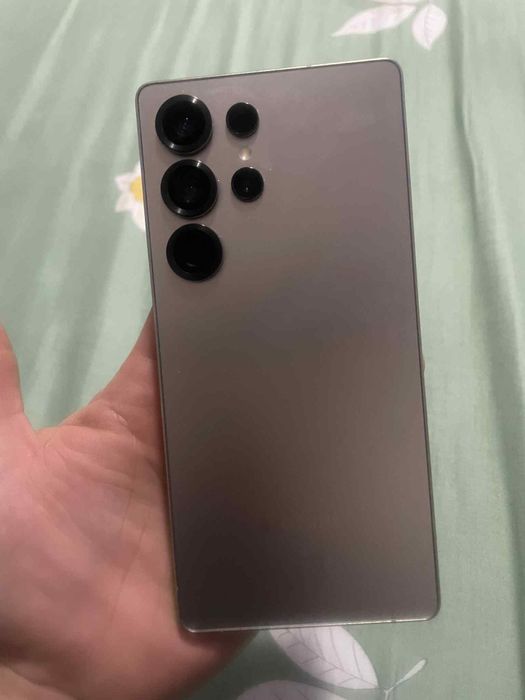 Vand Samsung S25 Ultra de 512 GB,, cumparat de la Flanco cu factur