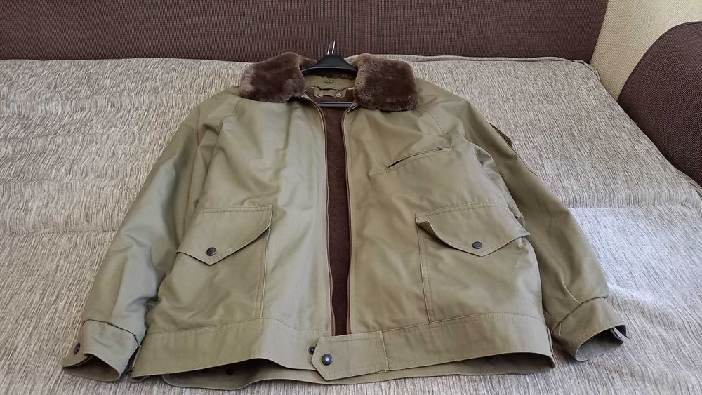 Haina barbati /Scurta impermeabila, mesada blana detasabila, Marime 56