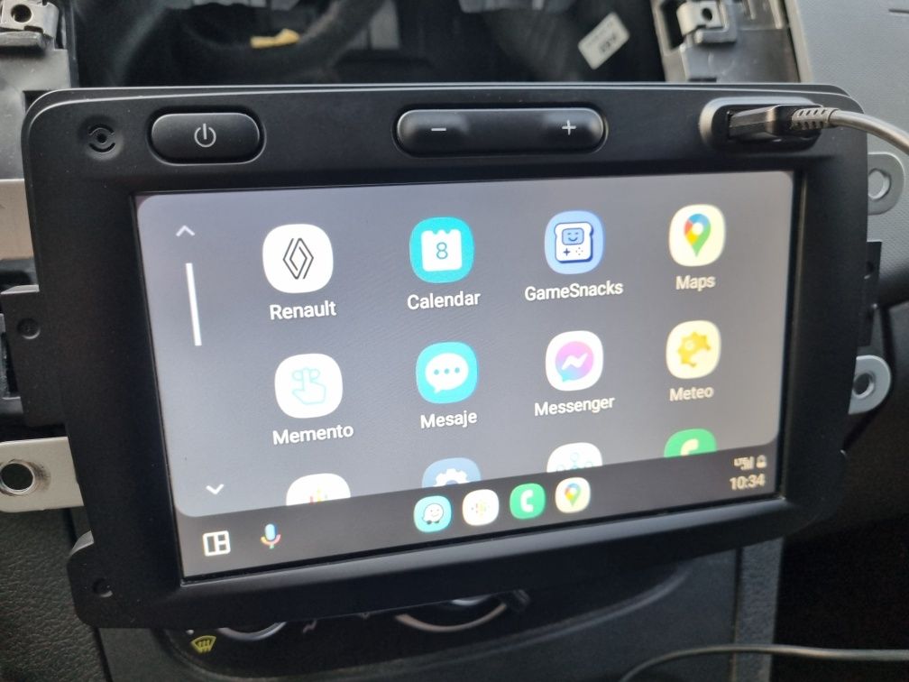 Dacia Logan Navigație Android Auto Apple CarPlay MediaNav Duster Logan