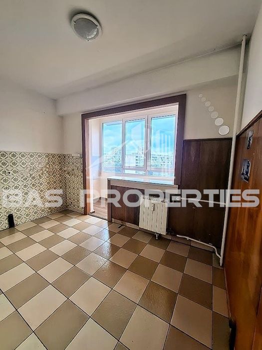Продава се Тристаен апартамент в София, Надежда 1 - 88 кв.м за 2200 €/кв.м - Снимка #2