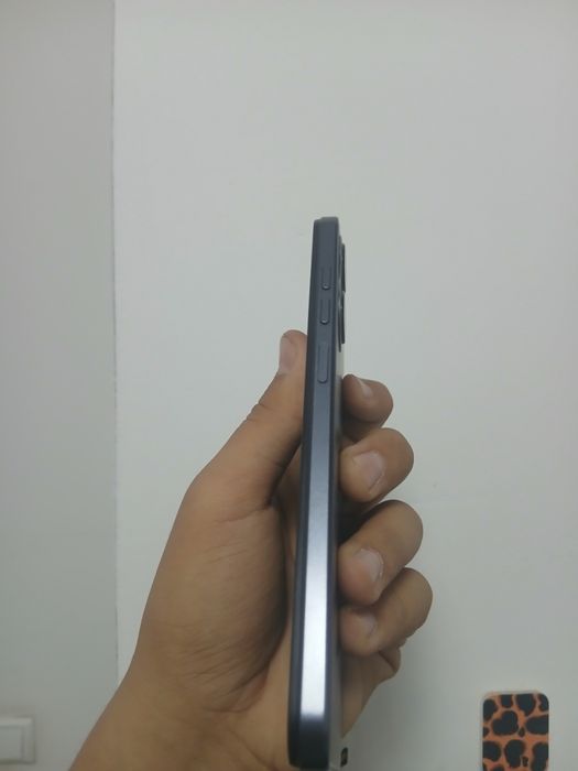 Meizu 20  telli aybi yoq , ideal.Podarkaga olingan . Bez karobka .