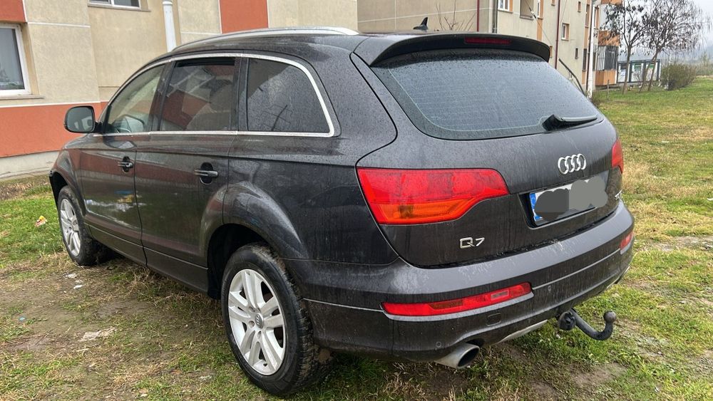 Dezmembrez Q7 3.0 bug