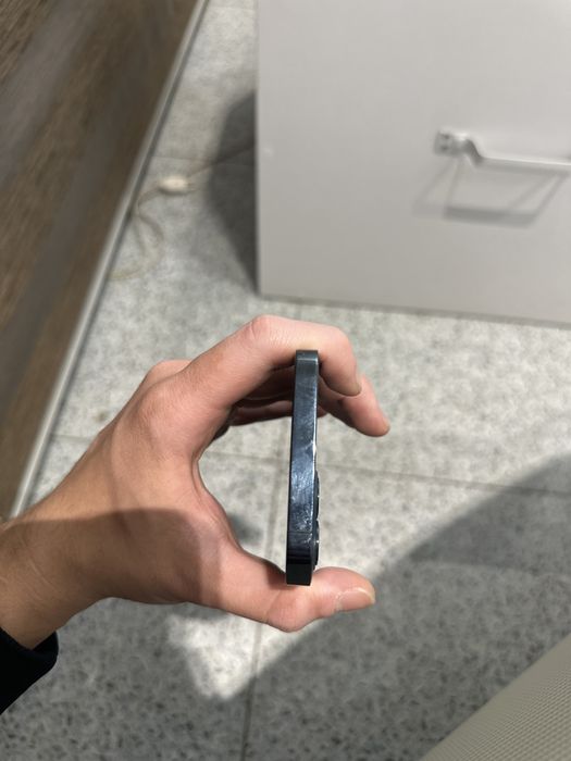 Iphone 12 pro yaxshi holatda