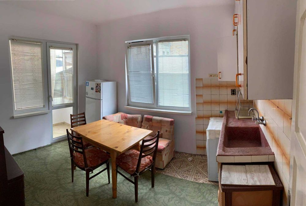 Дава се под наем Двустаен апартамент в Бургас, Лазур - 70 кв.м за 153 € - Снимка #3