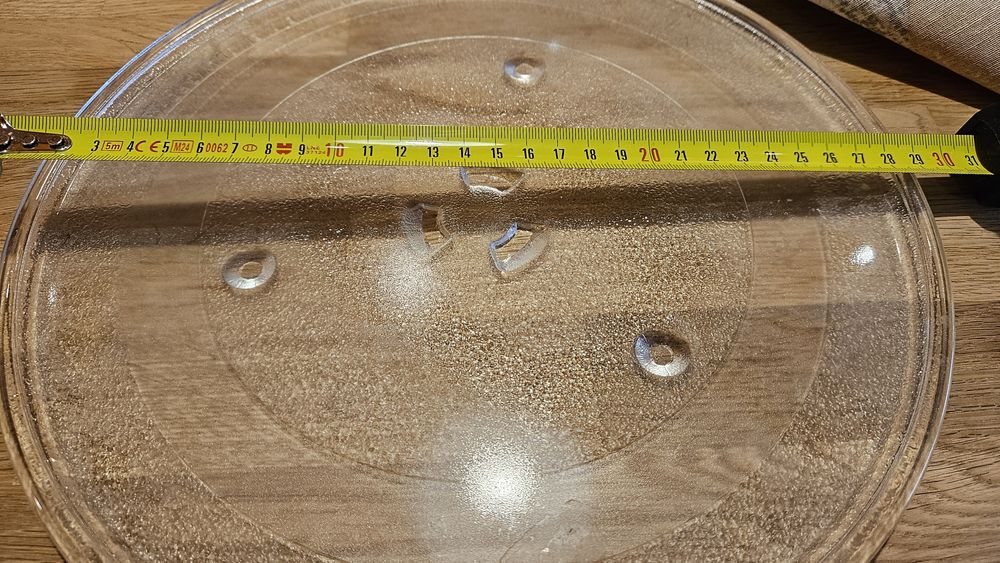 Чиния за микровълнова фурна