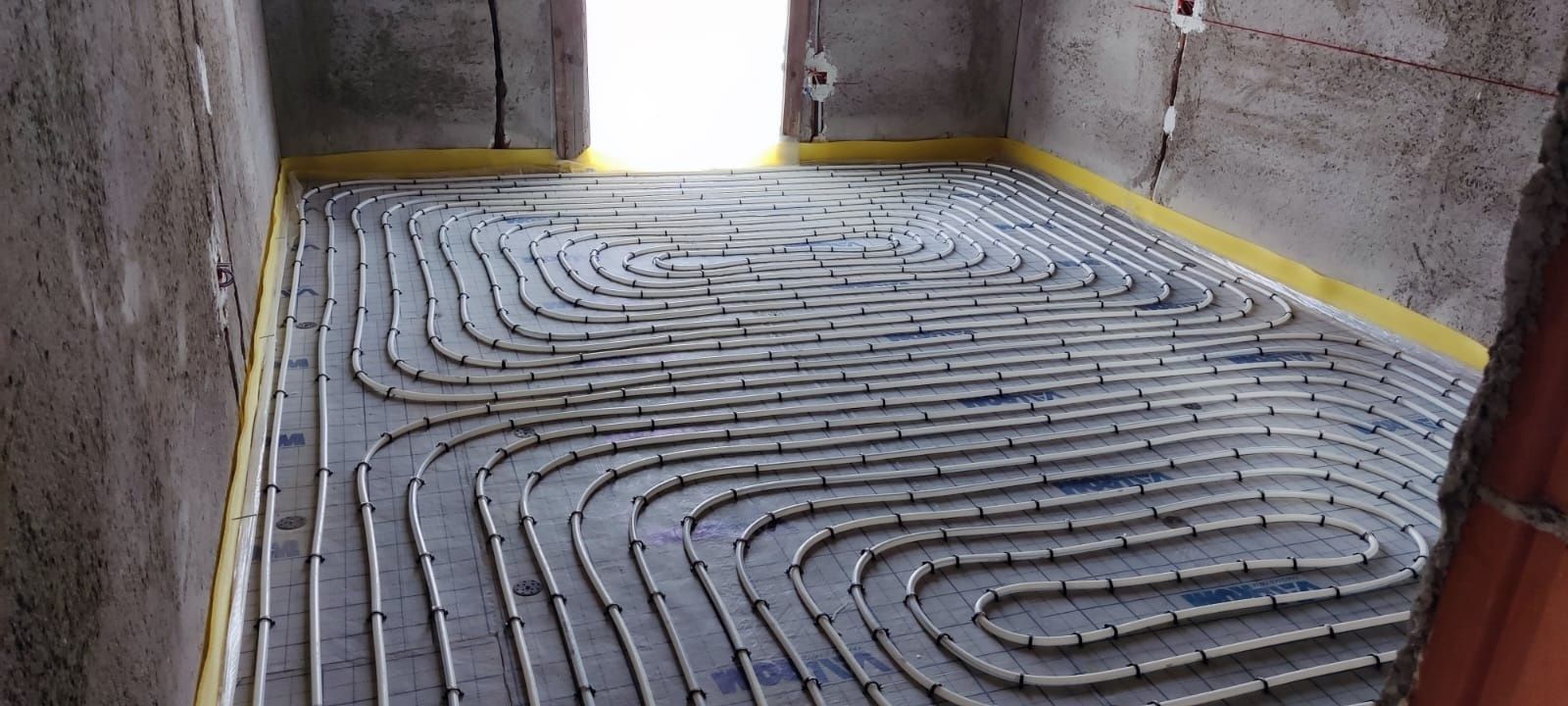Instalator instalatii sanitare si de incalzire.