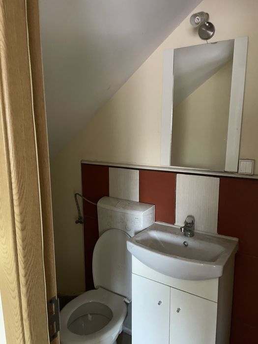 Inchiriez apartament la casa in zona metropolitana Moara