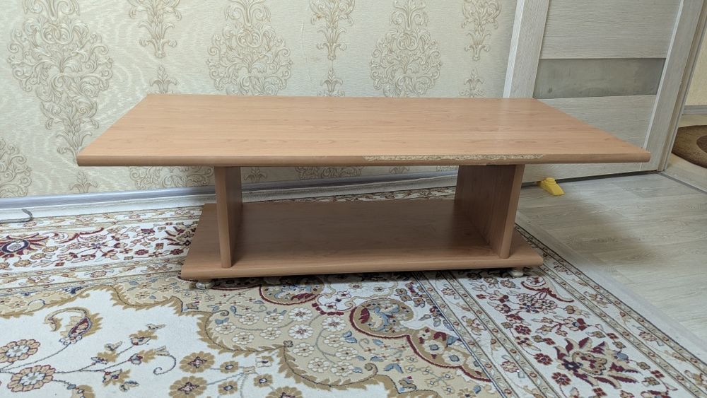 Продам журнальный столик